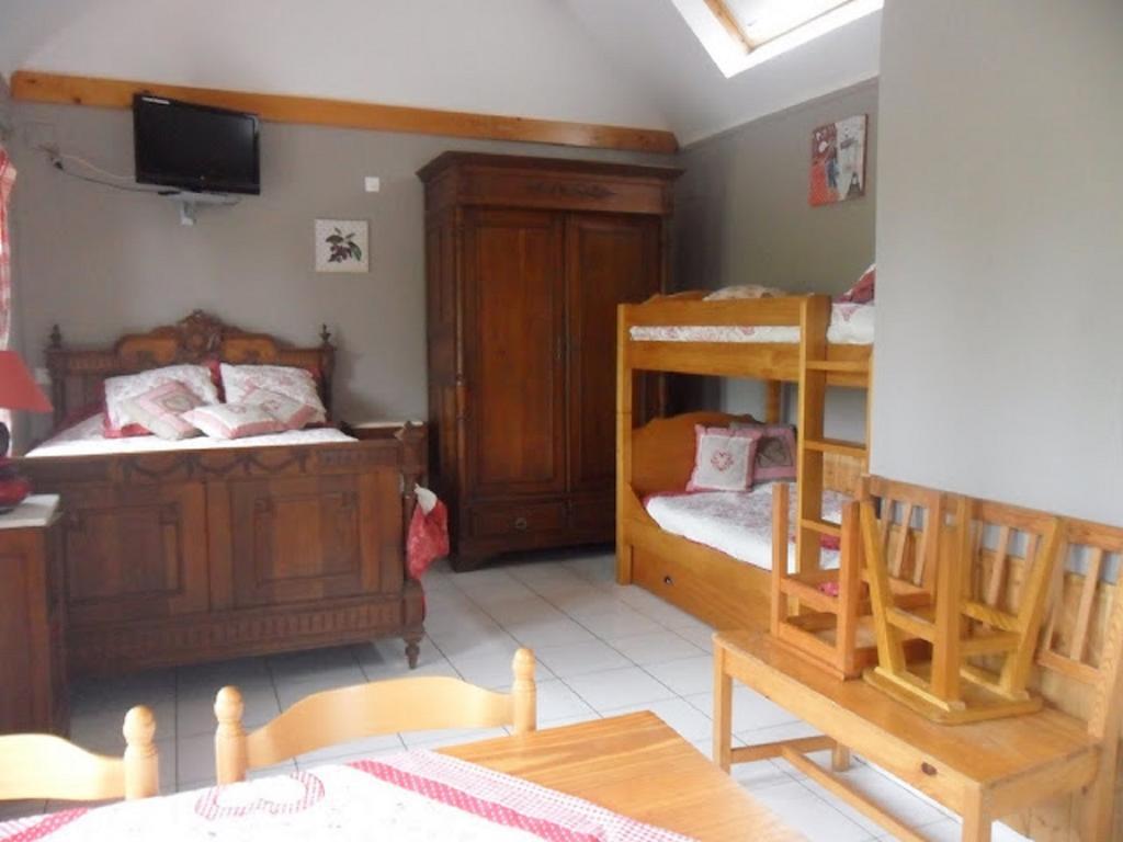 Gite Hotel Chambre D' Hotes Et Roulottes Et Du Ternois Saint-Pol-sur-Ternoise Habitación foto
